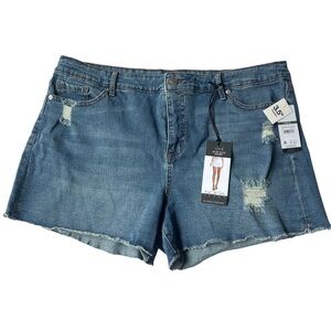 NWT Sofia Vergara Chi Mid Rise Distressed Jean Shorts | Size 16